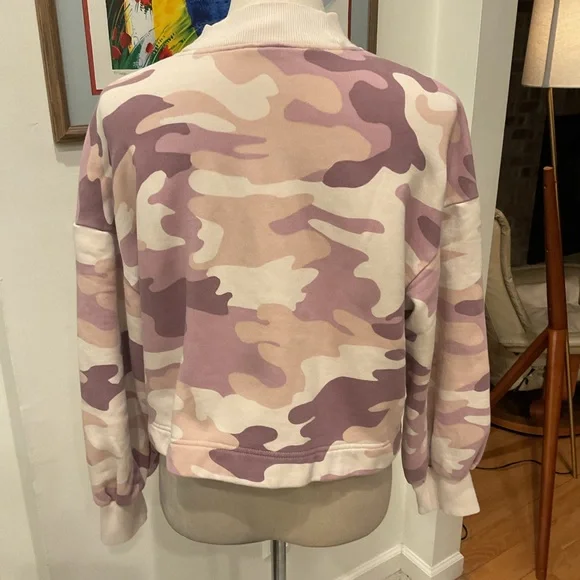 New Balance Women's Pink and Cream Camouflage Sweatshirt - Picture 6 of 10